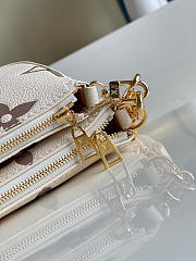 Louis Vuitton Multi Pochette Accessoires Monogram Leather White M45777 24x13.5x4cm  - 2