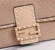 Fendi Baguette Fur Light Beige 8BR600AH96 27×6×15cm - 2