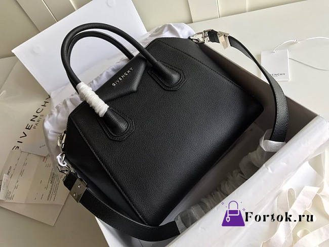 Givenchy Small Antigona Bag In Grained Leather Black 28x17x25cm - 1