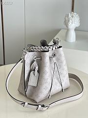 Louis Vuitton Muria Mahina Leather Light Gray M58788 25x25x20cm - 2