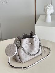 Louis Vuitton Bella Mahina Leather Light Gray M58791 19x22x14cm - 2
