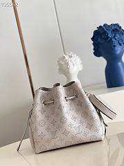 Louis Vuitton Bella Mahina Leather Light Gray M58791 19x22x14cm - 4