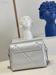 Louis Vuitton Twist PM Leather Silver M59031 19x15x9cm - 3