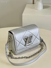 Louis Vuitton Twist PM Leather Silver M59031 19x15x9cm - 5