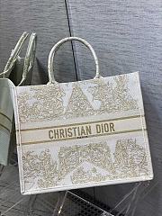 Dior Book Tote Gold-Tone Dior Around the World Stella Embroidery M1286 42x18x35cm - 1