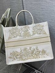 Dior Book Tote Gold-Tone Dior Around the World Stella Embroidery M1286 42x18x35cm - 2