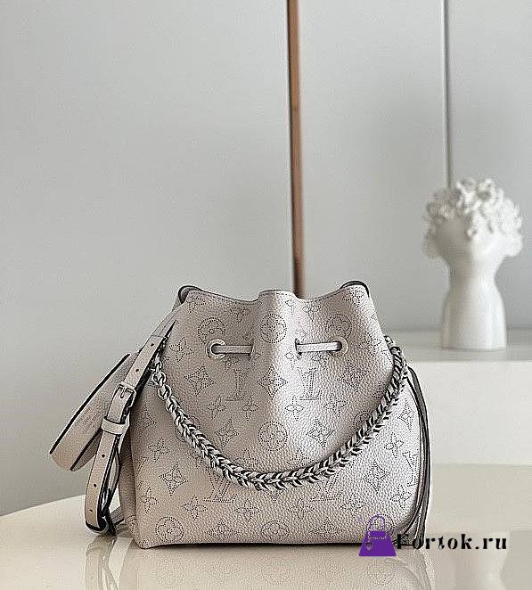 Louis Vuitton Bella Mahina Leather Light Gray M58791 19x22x14cm - 1