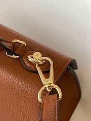 Louis Vuitton Twist One Handle MM Taurillon Leather Caramel M57090 29x21x12cm - 4