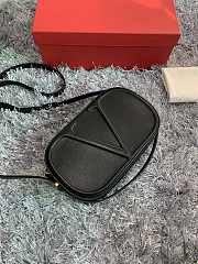 Valentino Garavani VLOGO Walk Crossbody Bag Black 25x15x6cm - 4
