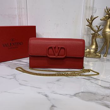 Valentino Vlogo Signature Grainy Leather Wallte With Chain Red 20x10x5.5cm