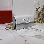 Valentino Vlogo Signature Grainy Leather Wallet With Chain White 20x10x5.5cm - 2