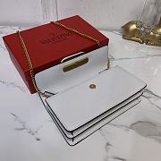 Valentino Vlogo Signature Grainy Leather Wallet With Chain White 20x10x5.5cm - 4