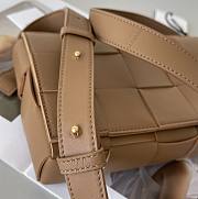 Bottega Veneta Cassette Brown 578004 23x15x6cm - 5