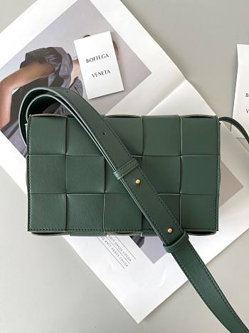 Bottega Veneta Cassette Forest Green 578004 23x15x6cm