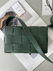 Bottega Veneta Cassette Forest Green 578004 23x15x6cm - 4
