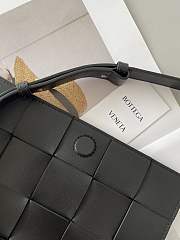 Bottega Veneta Cassette Black 578004 23x15x6cm - 5