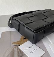 Bottega Veneta Cassette Black 578004 23x15x6cm - 3