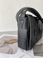 Bottega Veneta Cassette Black 578004 23x15x6cm - 2