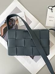 Bottega Veneta Cassette Navy 578004 23x15x6cm - 5
