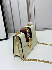 Gucci Mini Sylvie Leather Chain Bag White 431666 19x14x7.5cm - 3