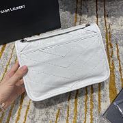 Ysl Baby Niki In Grained Leather White 22x16.5x12cm - 3