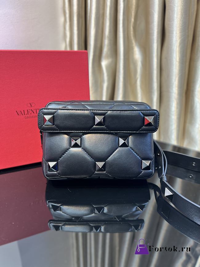 Valentino Garavani Roman Stud Shoulder Bag Black WY0B0 23x15x7cm - 1