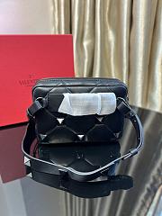 Valentino Garavani Roman Stud Shoulder Bag Black WY0B0 23x15x7cm - 4