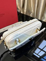 Valentino Garavani Roman Stud Shoulder Bag White WY0B0 23x15x7cm - 6