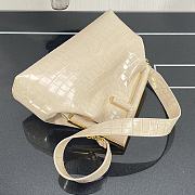 Fendi First Crocodile Leạther Cream 32.5x15x23.5cm  - 4