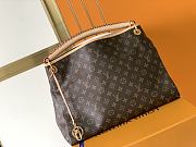 Louis Vuitton Artsy MM Monogram Canvas 46cm - 1