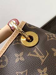 Louis Vuitton Artsy MM Monogram Canvas 46cm - 2