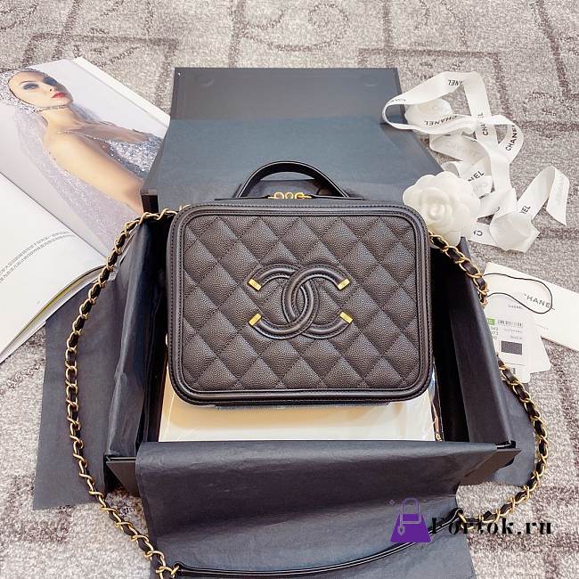 chanel vanity case small