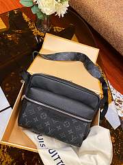 Louis Vuitton Outdoor Messenger Bag Black M30233 29.5x20x10.5cm - 1