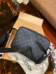 Louis Vuitton Outdoor Messenger Bag Black M30233 29.5x20x10.5cm - 5
