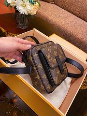 Louis Vuitton Christopher Wearable Wallet Monogram Brown M69404 15x17x8cm - 6