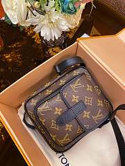 Louis Vuitton Christopher Wearable Wallet Monogram Brown M69404 15x17x8cm - 2