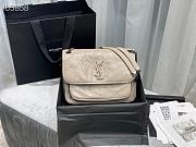 Ysl Medium Niki Crinkled Leather Light Beige 6331580 28x20.5x8.5cm - 1