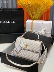 Chanel Trendy CC Chevron Flap Bag Gold-tone Metal White A92235 25cm - 1