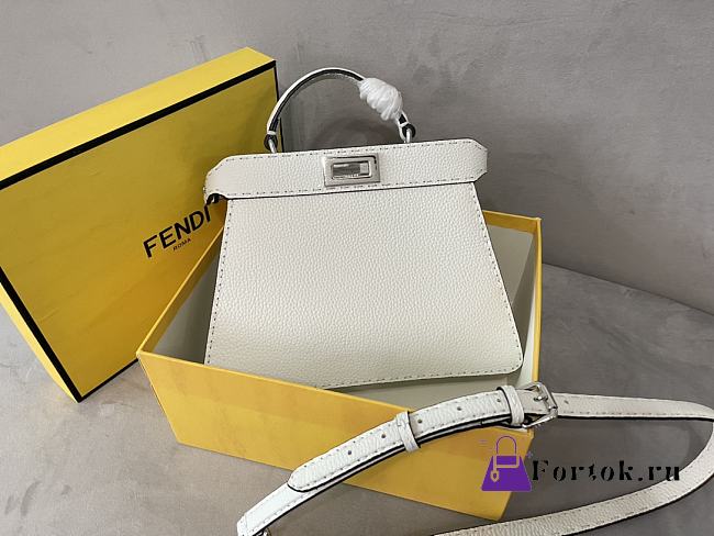 Fendi Small Peekaboo Cuoio Romano Grained Leather White 27x9.5x21cm - 1