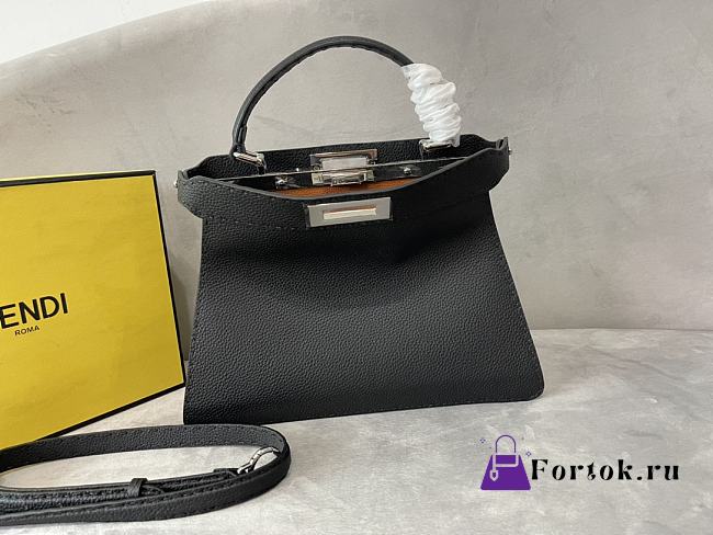 Fendi Medium Peekaboo Iseeu Full Grained Leather Black 33x25.5x13cm - 1