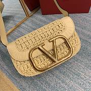 Valentino Medium Supervee Raffia 26.5x9x15cm - 3