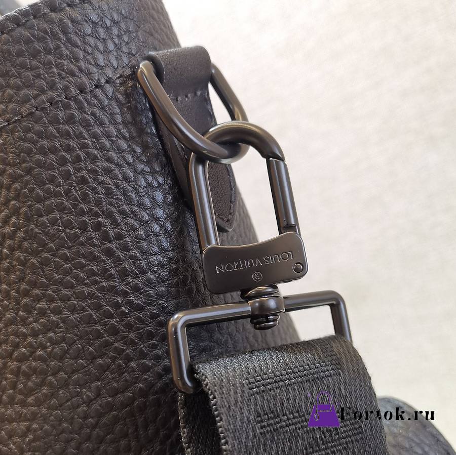 Louis Vuitton Christopher Tote (M58479)