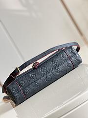 Louis Vuitton Blanche BB Monogram Empreinte Leather Marine Rouge M43781 22x16x7cm - 6
