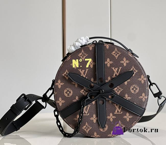 Louis Vuitton Wheel Box Monogram Canvas Brown M59706 23x23x8cm - 1