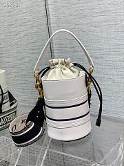 Dior Small Vibe Bucket Bag White/Blue M8703 14x18x14cm - 4