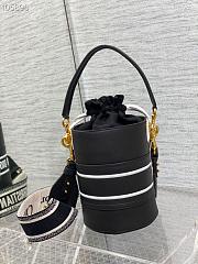Dior Small Vibe Bucket Bag Black/White M8703 14x18x14cm - 6