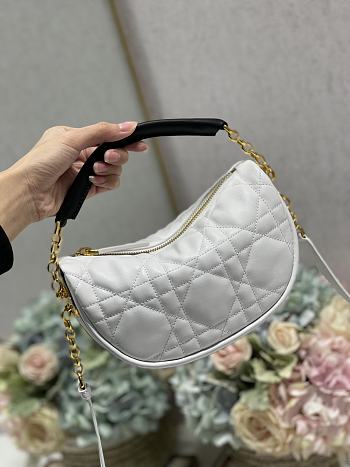 Dior Small Vibe Hobo Bag Lambskin White/Black M7200 20×15×7cm