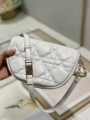 Dior Small Vibe Hobo Bag Lambskin White/Gold M7200 20×15×7cm - 6