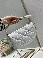 Dior Small Vibe Hobo Bag Lambskin White/Gold M7200 20×15×7cm - 4