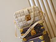 Louis Vuitton Troca MM Beige M59111 25.5x17x7cm - 2